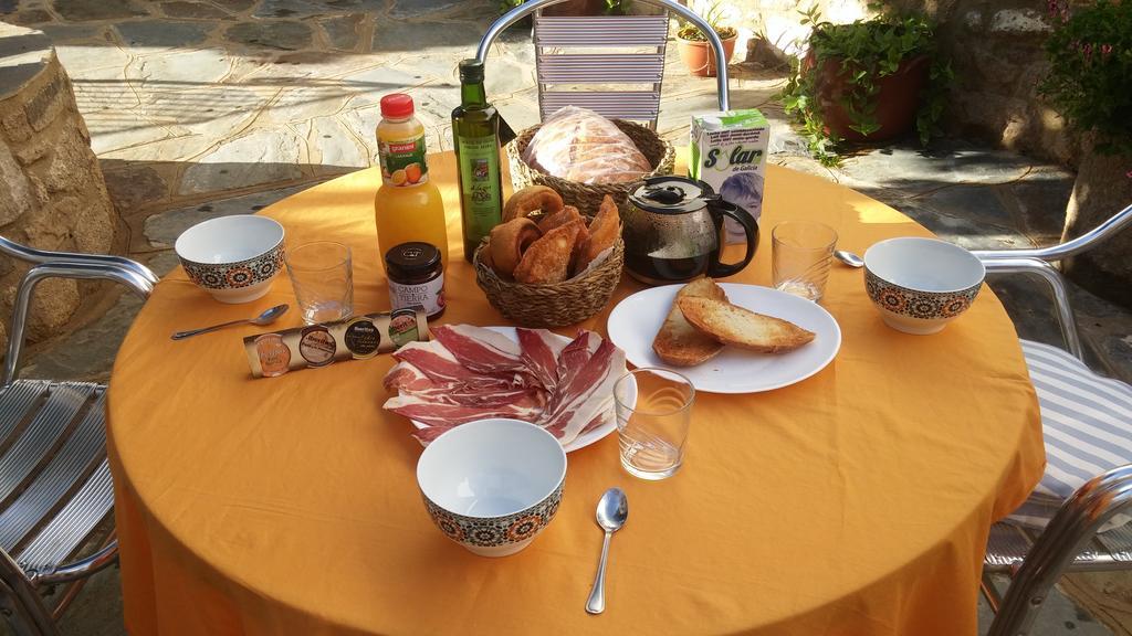 Apartamentos Rurales Tia Maria Mata de Alcántara エクステリア 写真